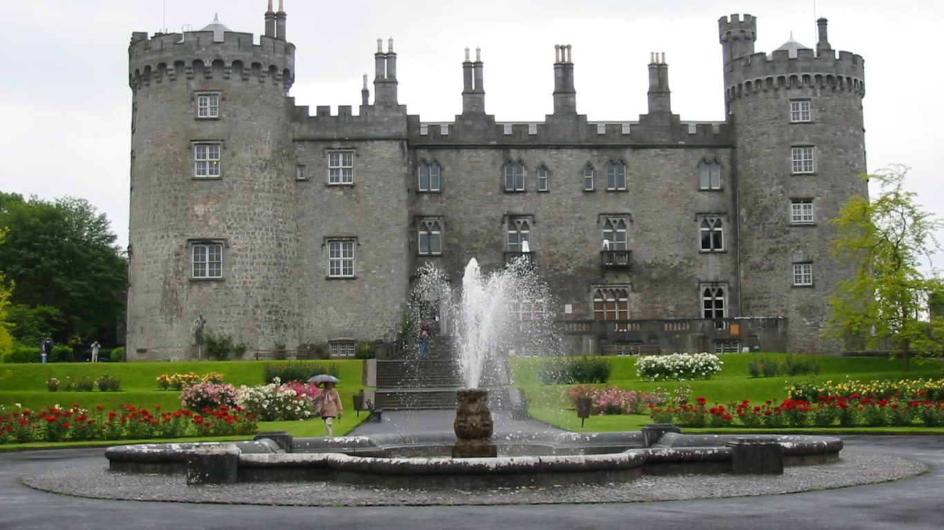 lyrath-kilkenny-castle-front-graden