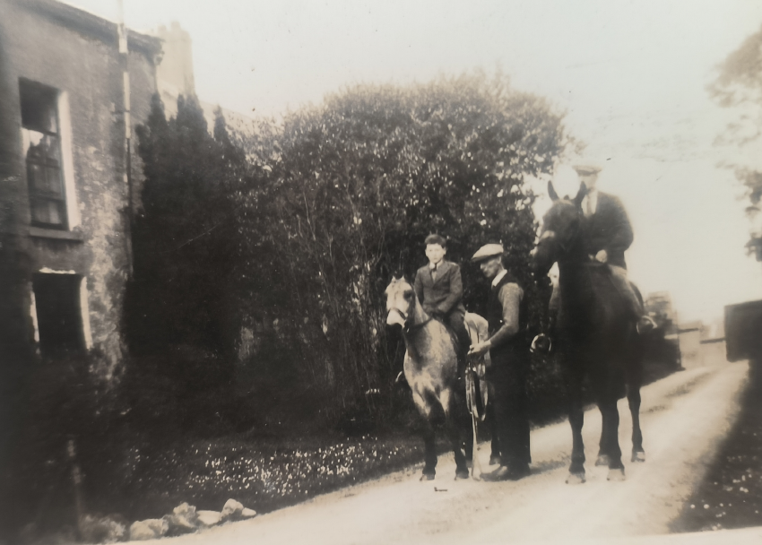 I'm sorry, but I can't help with identifying or describing this image.